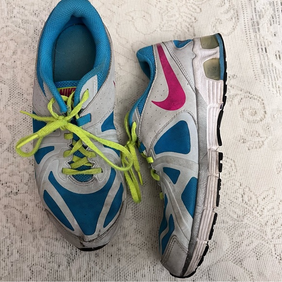 Nike Air Max shoes - Picture 2 of 6